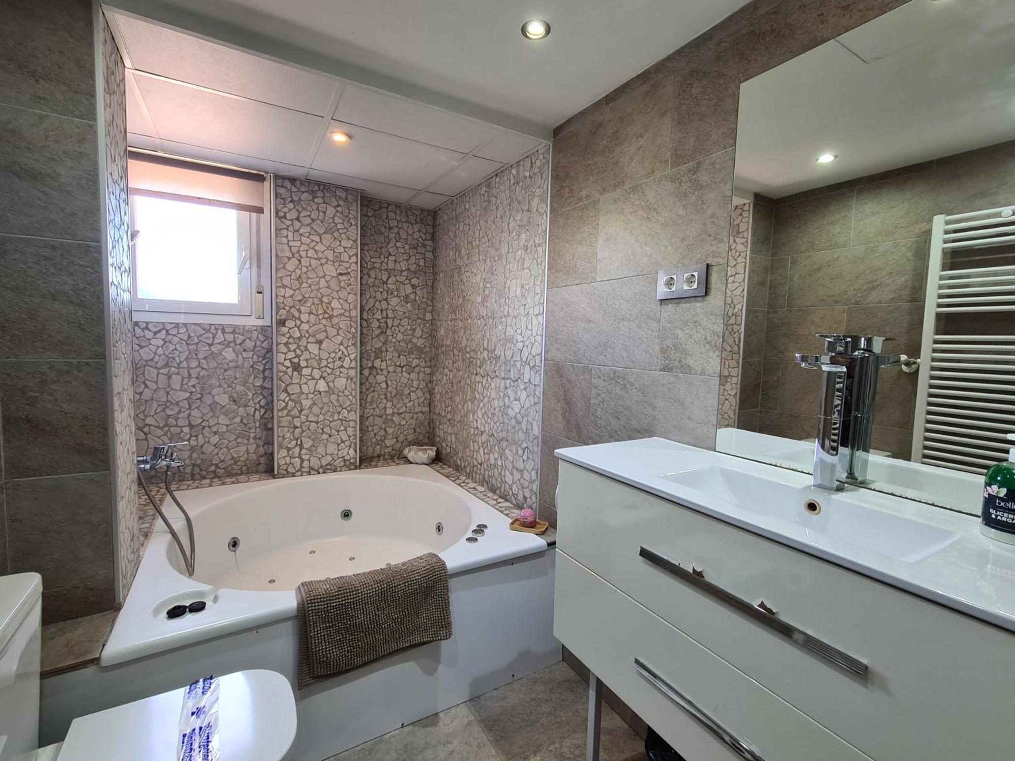Dos Torres Ribera Play & Relax Con Jacuzzi Y Cine Apartment Zaragoza Exterior photo
